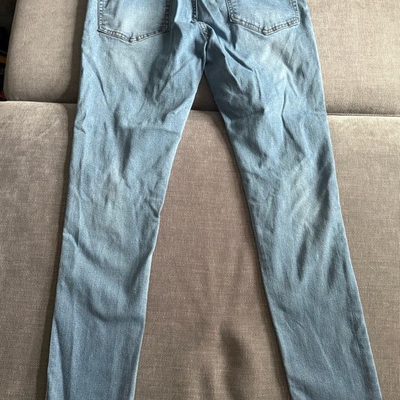 Forever 21 Men Light Blue Denim Jeans - Picture 3 of 3